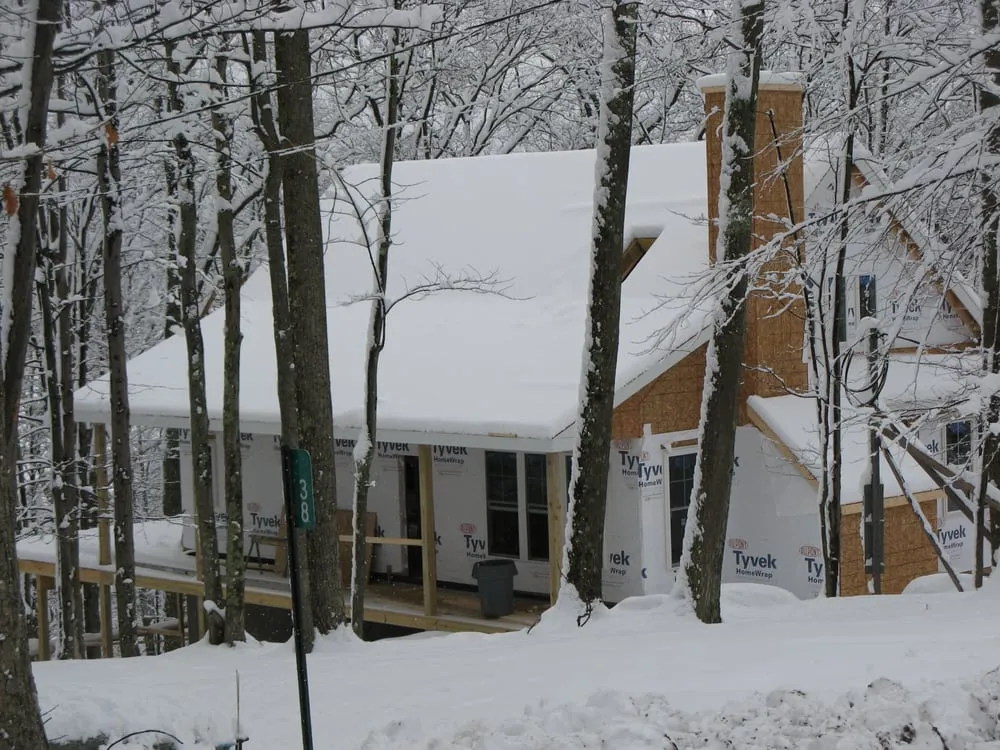 Licensed roof repair for fast service in Lake Ariel, PA by Sollenne Home Improvements