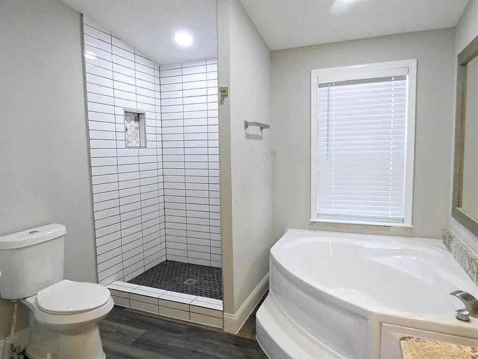 Slide of Solotzo Roofing