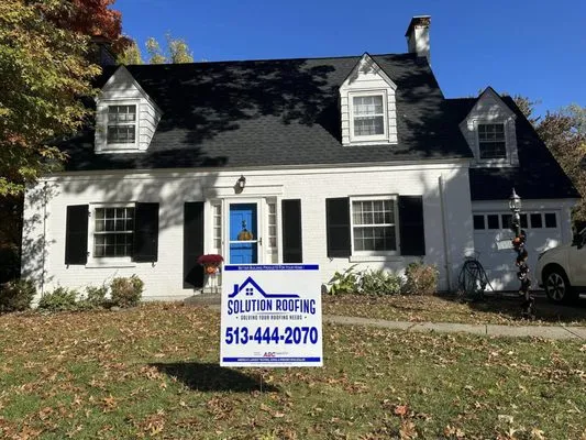 Solution Roofing Logo