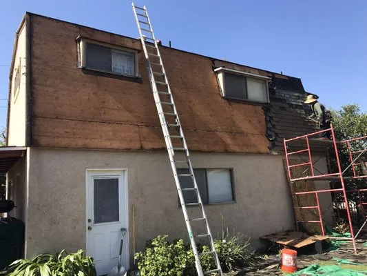 Solution Roofing Logo