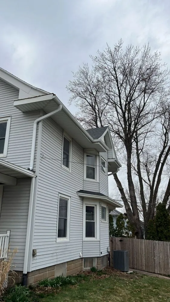 Slide of Sosa Construction