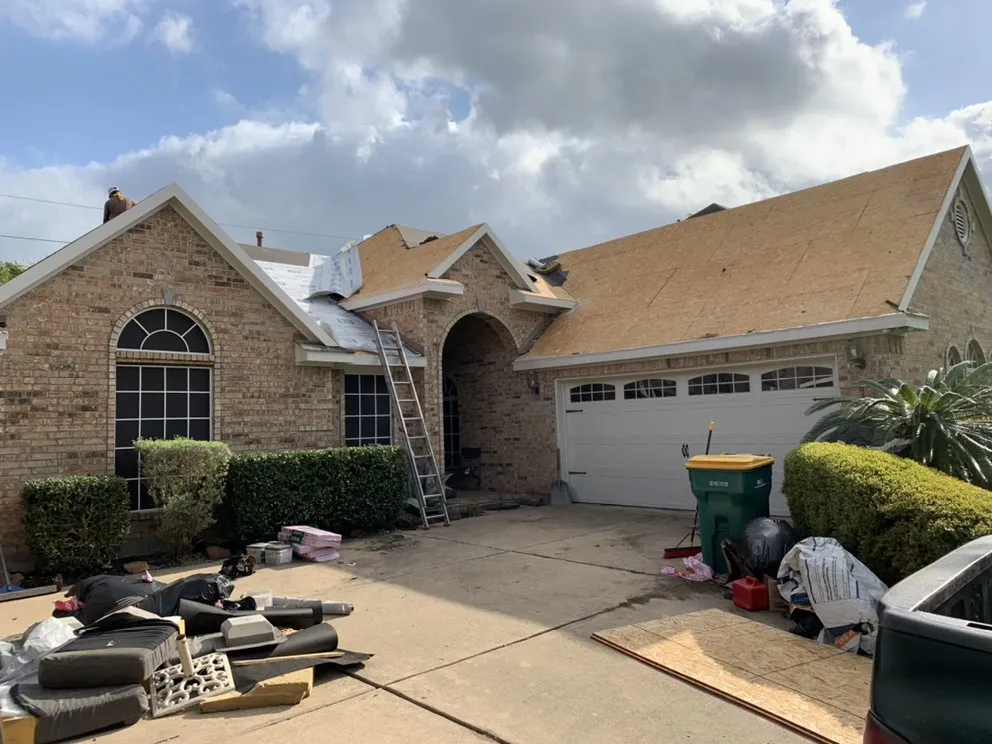 Slide of Soto’s Roofing and Supply