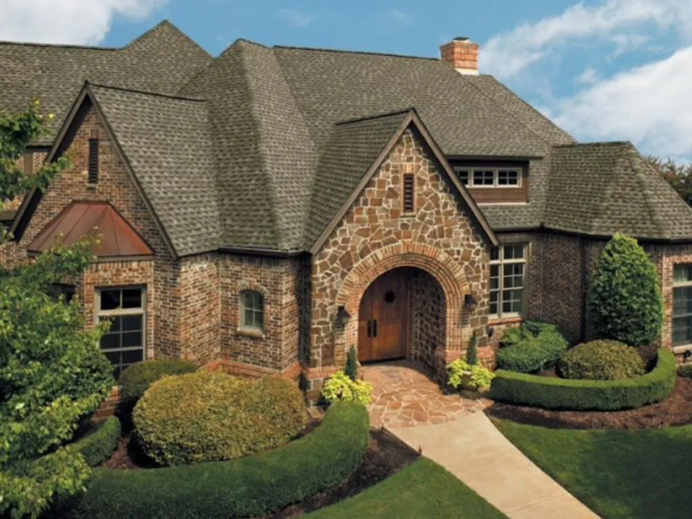 Slide of Soto’s Roofing and Supply