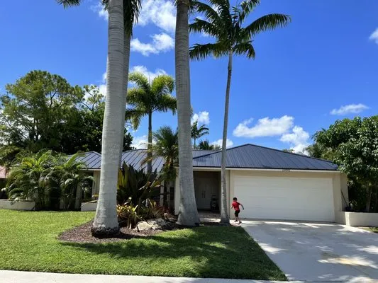 South Florida Roofing Logo