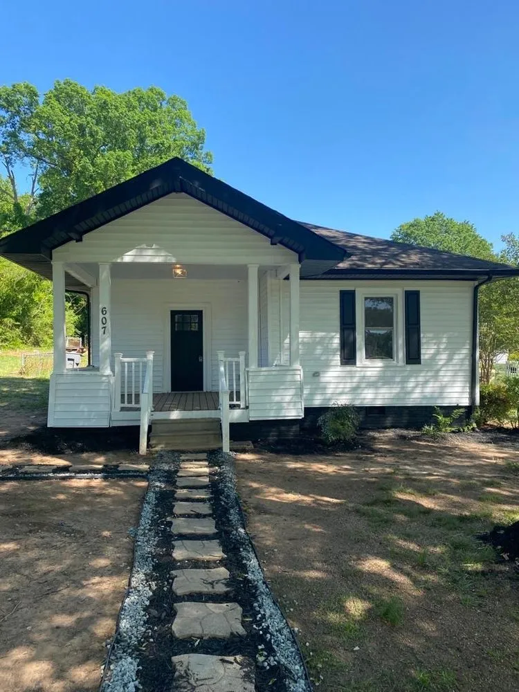 Slide of Southeast Roofs & Exteriors