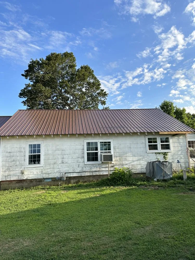 Expert shingle roofing service in Hornbeak, TN - Southerland metal roofing