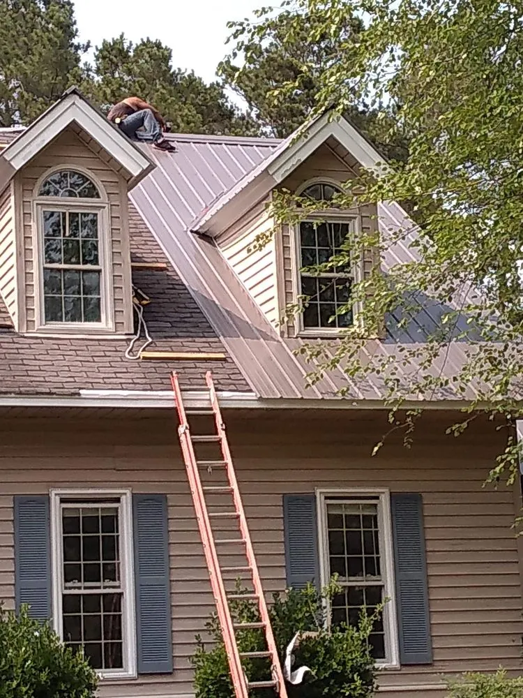 Reliable storm damage roof repair in White Oak, NC - Southern Carolina Construction