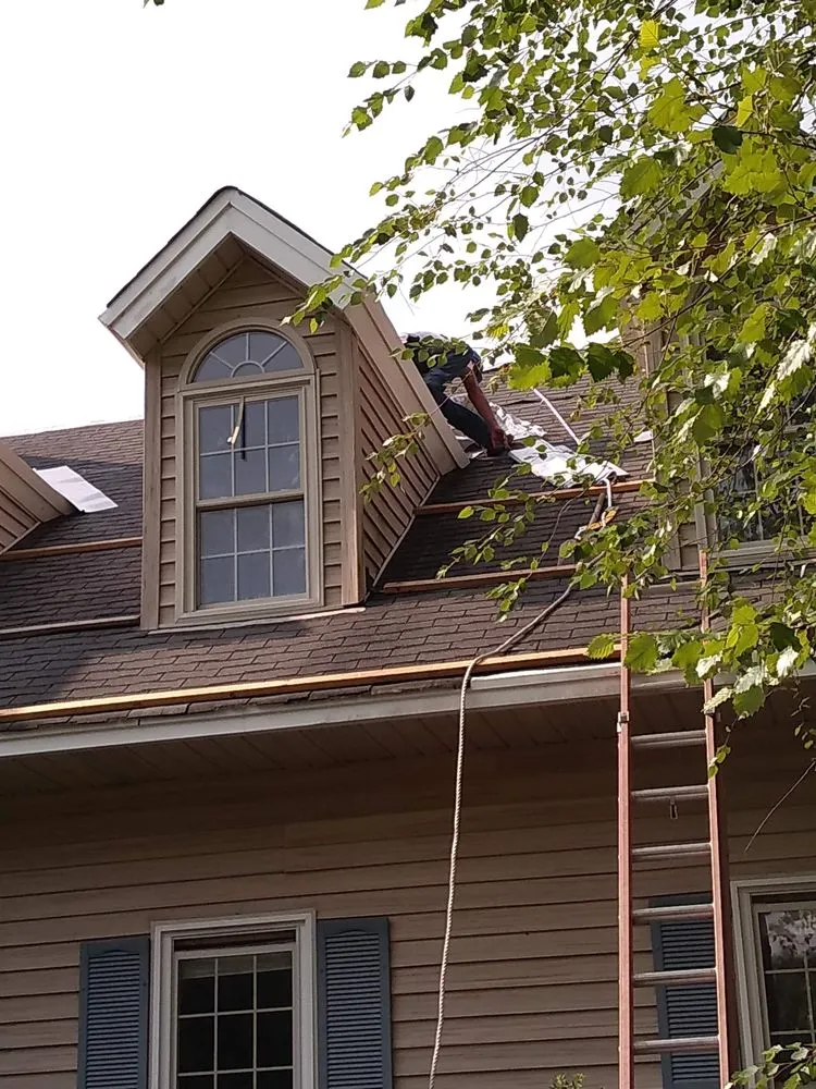 Emergency shingle roofing service experts serving White Oak, NC - Southern Carolina Construction