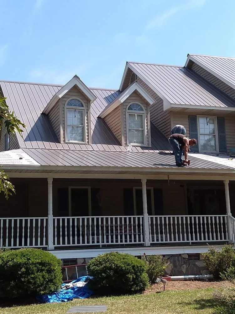 Professional roof inspection experts serving White Oak, NC - Southern Carolina Construction