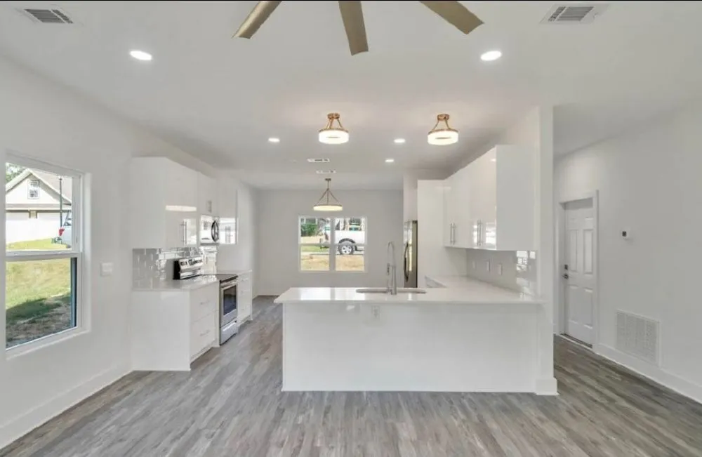 Slide of Southern Excellence Contracting