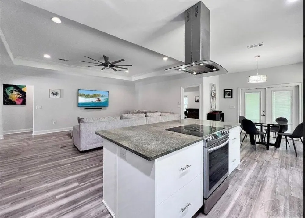 Slide of Southern Excellence Contracting