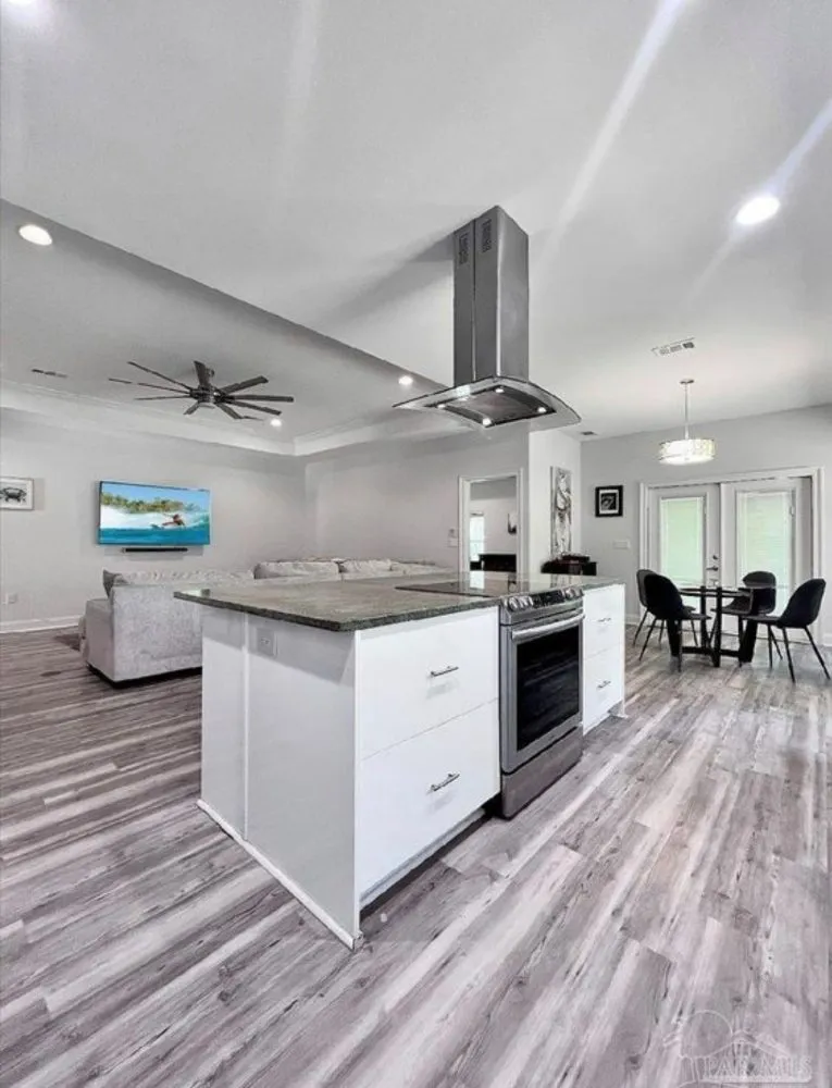 Slide of Southern Excellence Contracting