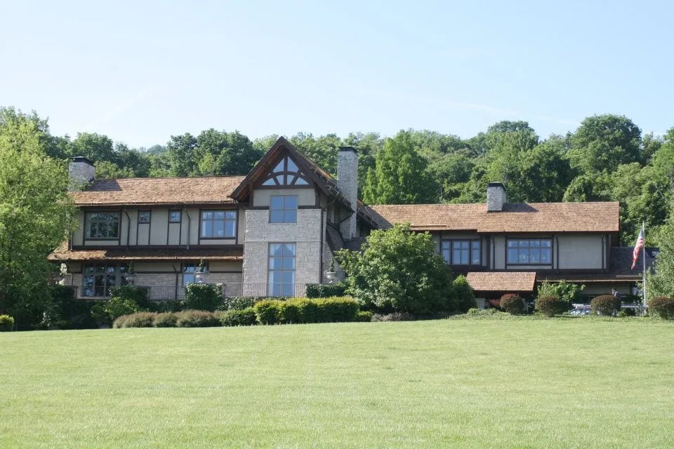 Slide of Southern Roofing Company of Tennessee