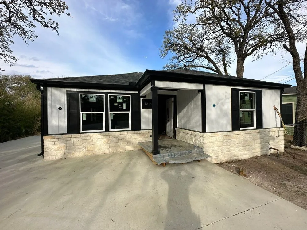 Slide of Southern Star Roofing and Seamless Gutters