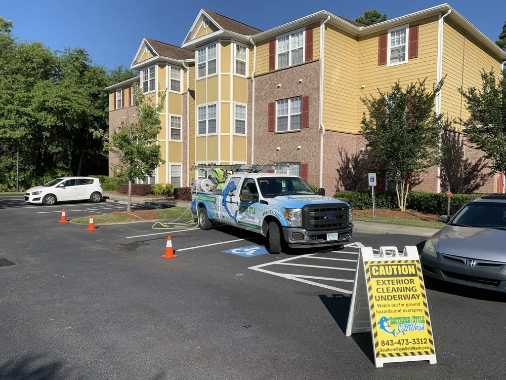 Emergency shingle roofing service experts serving Okatie, SC - Southern Style SoftWash