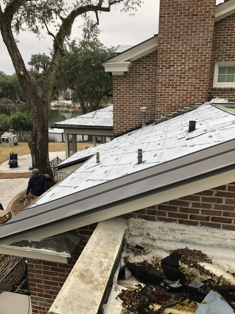 Slide of Southpaw Roofing Charleston