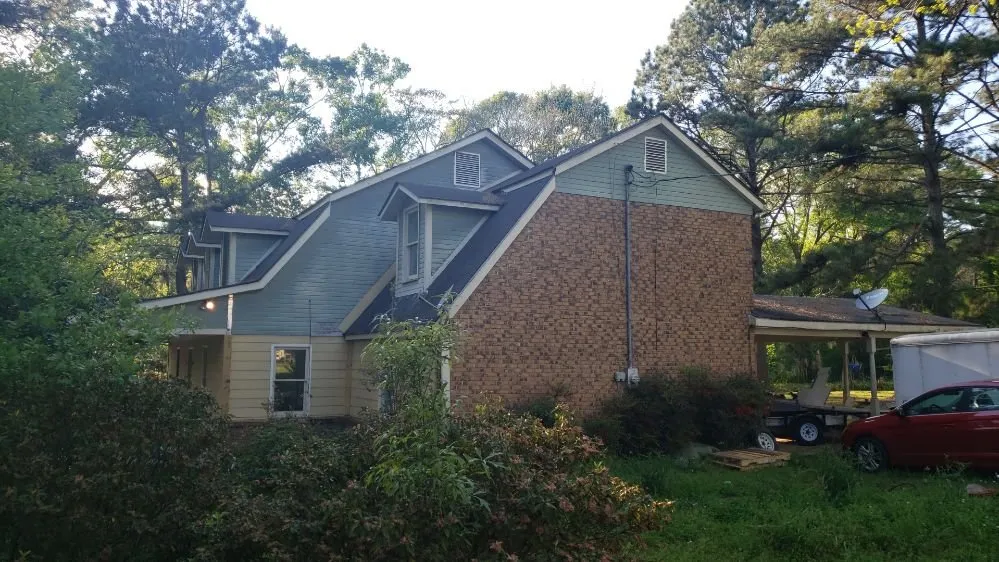 Emergency residential roofing service experts serving Liberty, MS - SouthWorks Roofing & Construction