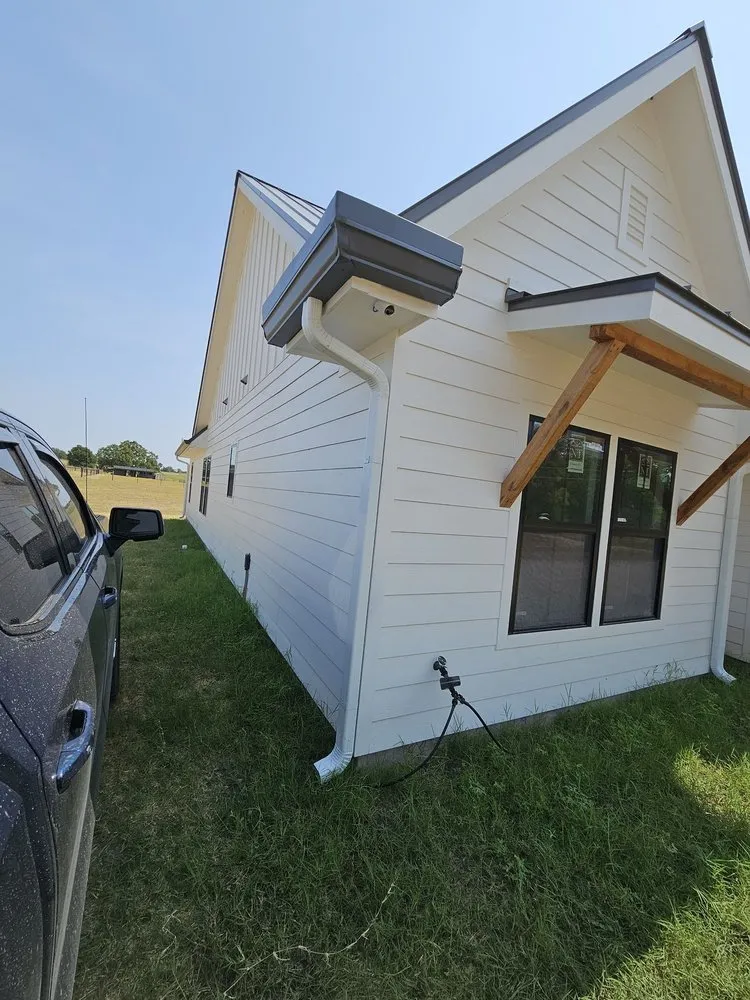 Slide of Spade Roofing and Gutters