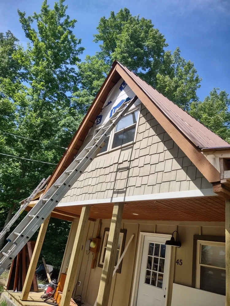 Expert roof leak repair after storm damage in Frenchburg, KY by Sparkman Construction