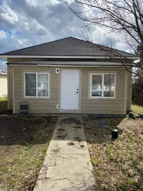 Slide of Specialty Bro’s