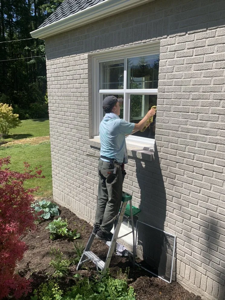 Slide of Spic & Span Windows