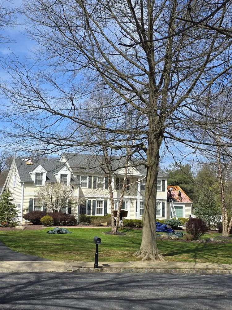 Slide of Splendor Roofing and Gutters