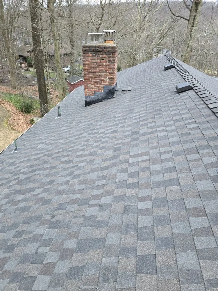 Slide of Splendor Roofing and Gutters