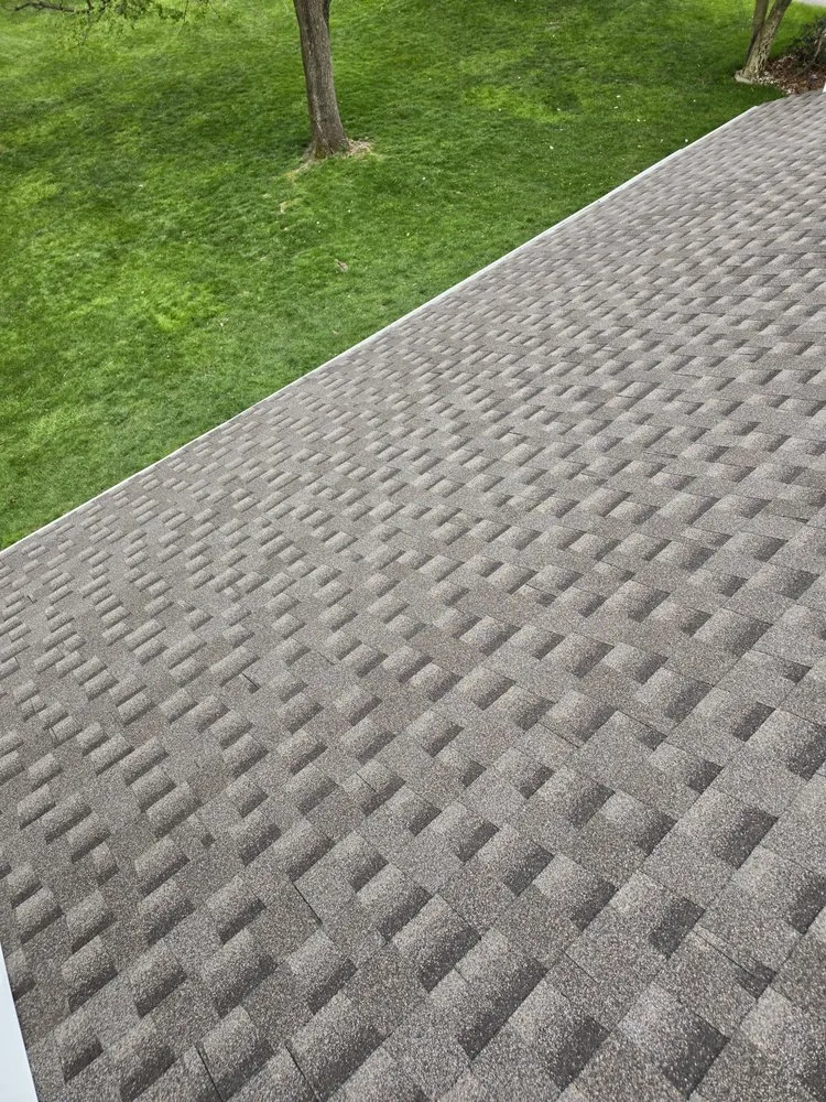 Slide of Splendor Roofing and Gutters