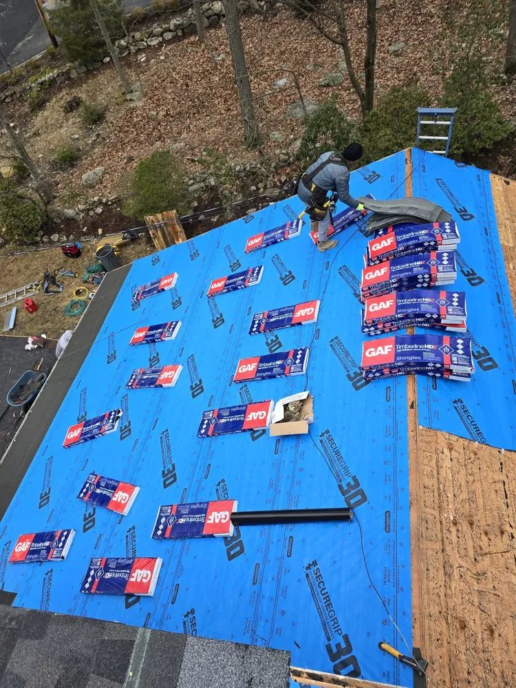 Slide of Splendor Roofing and Gutters