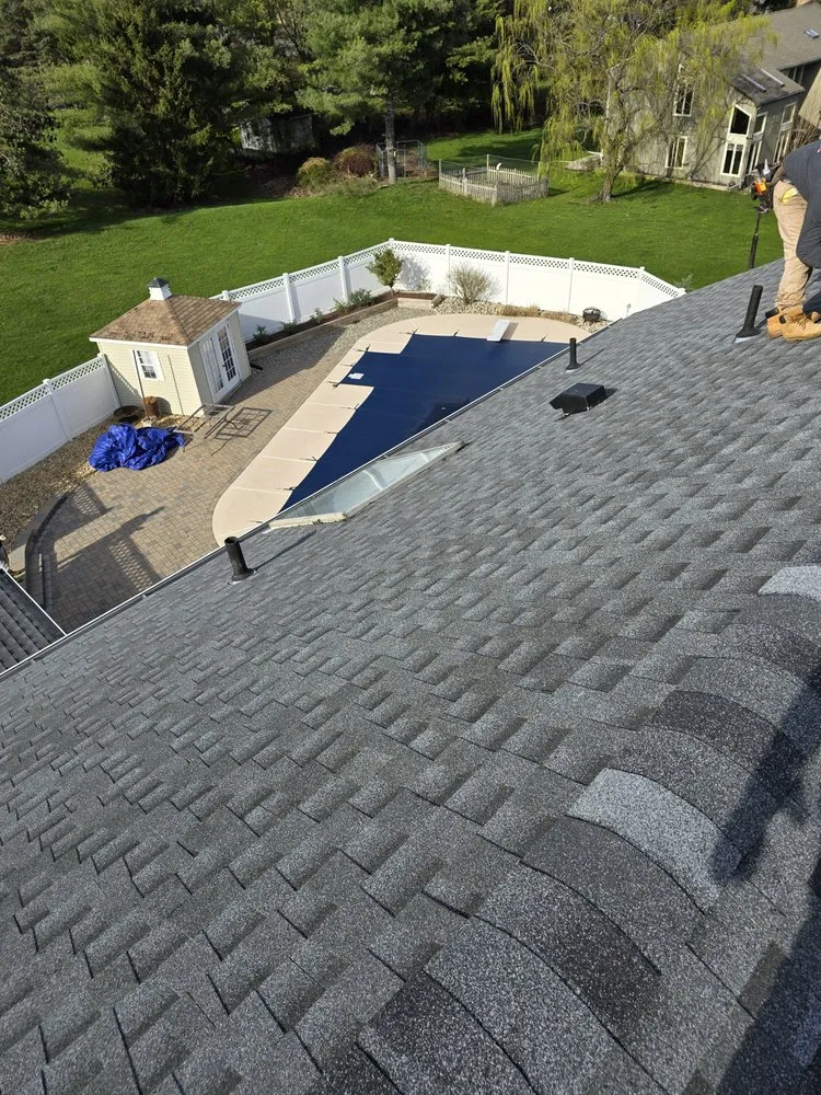 Slide of Splendor Roofing and Gutters