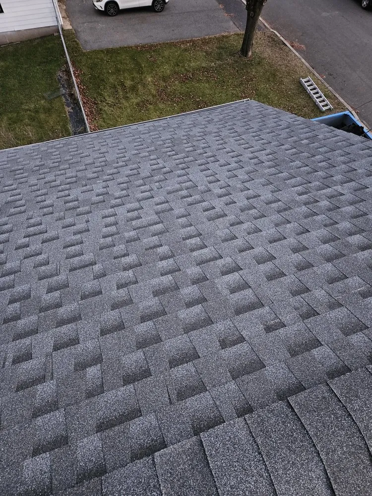 Slide of Splendor Roofing and Gutters