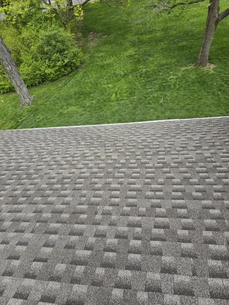 Slide of Splendor Roofing and Gutters