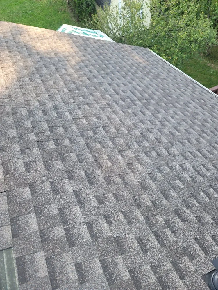 Slide of Splendor Roofing and Gutters