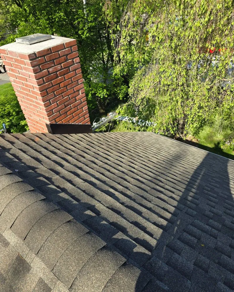 Slide of Splendor Roofing and Gutters