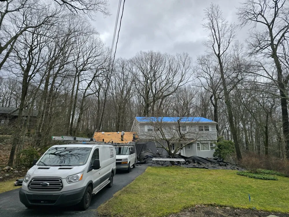 Slide of Splendor Roofing and Gutters