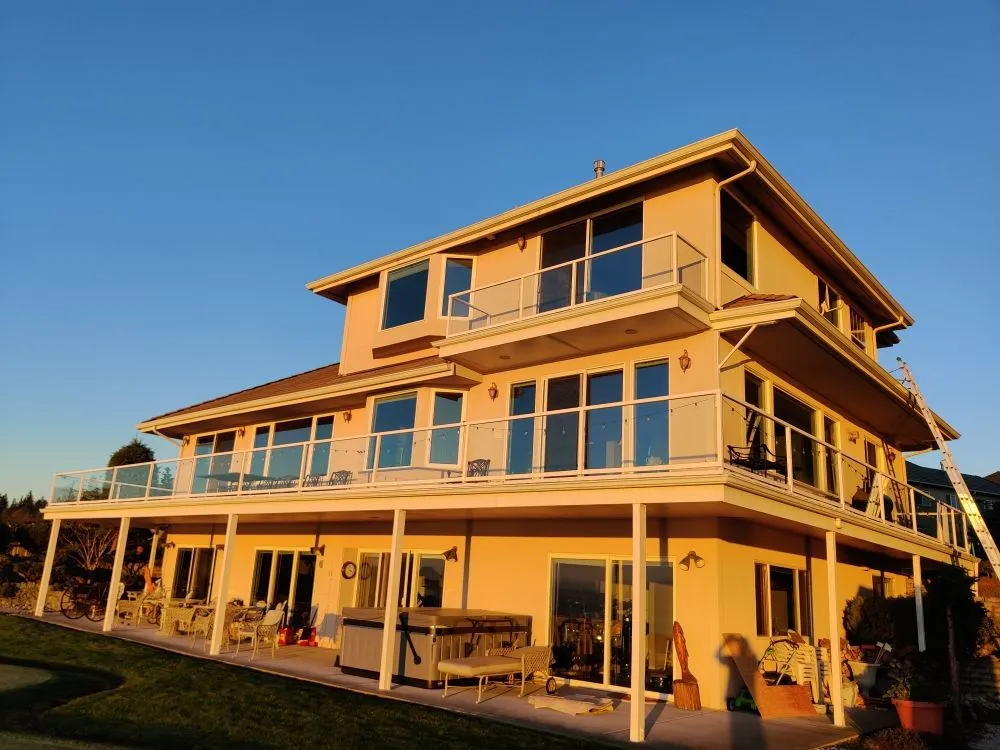 Slide of Squeagy Clean Windows