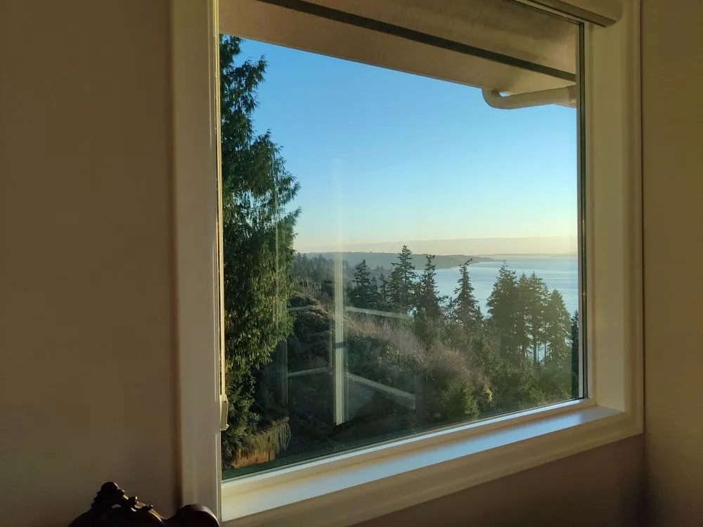 Slide of Squeagy Clean Windows