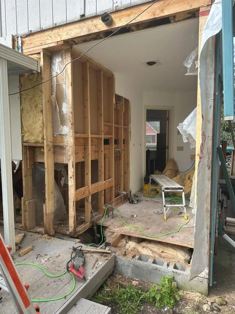 Slide of Sr Contractor Roofing