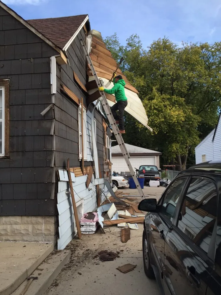 Slide of SR Roofing Construction