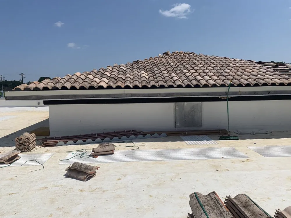 Slide of S&R Roofing