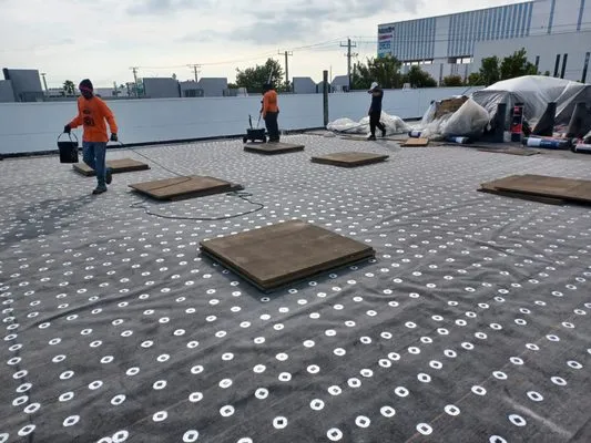 SRS Roofing Specialist Logo