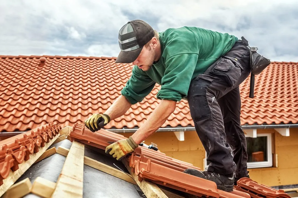 Emergency flat roof repair in St. Louis, MO by St Louis Synthetic Roofing