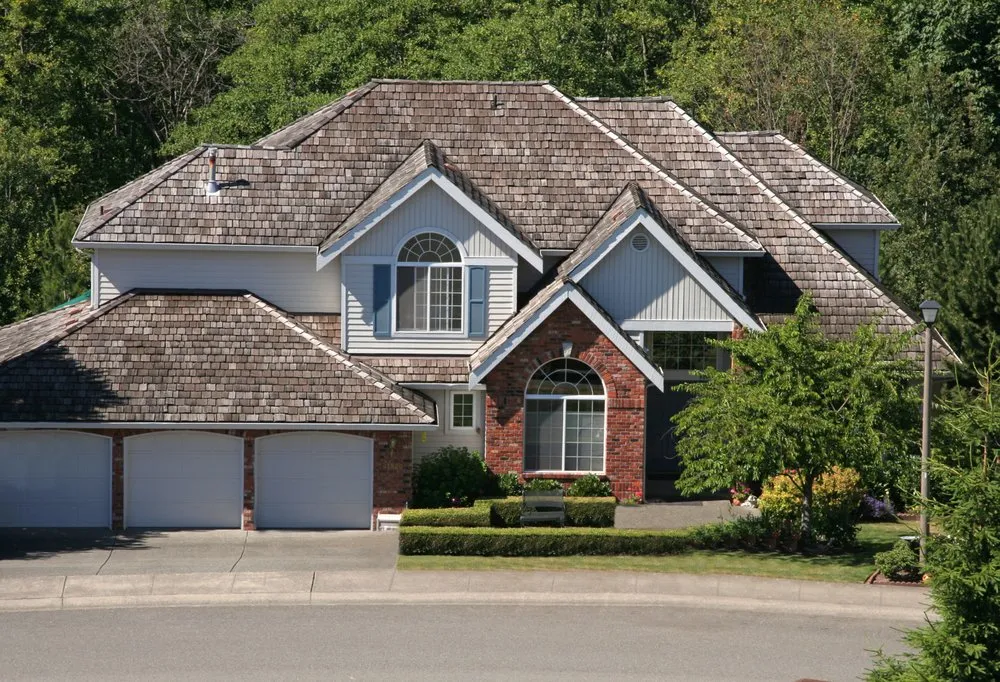 Licensed roof leak repair experts serving St. Louis, MO - St Louis Synthetic Roofing