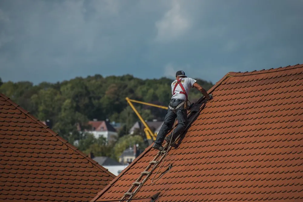Top-rated storm damage roof repair after storm damage in St. Louis, MO by St Louis Synthetic Roofing
