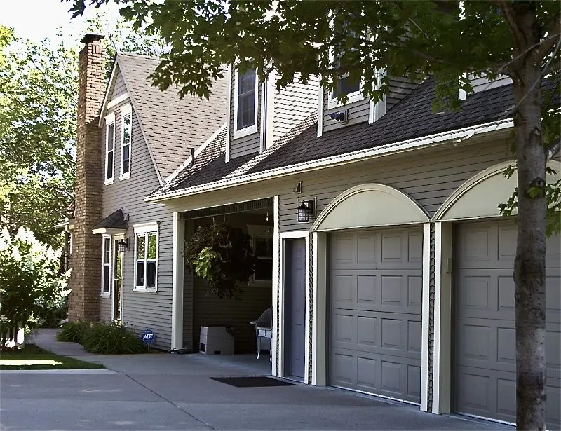 Top-rated flat roof repair for fast service across St. Paul, MN - St. Paul Siding
