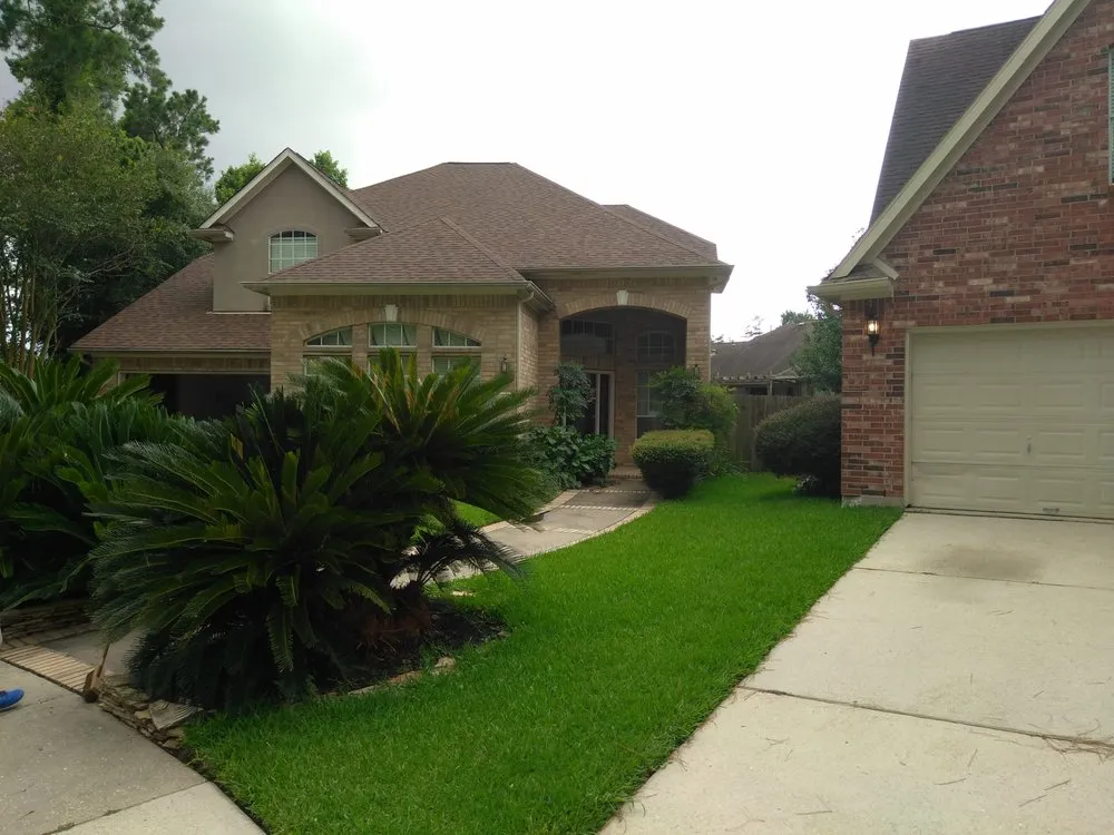 Slide of Stades Roofing