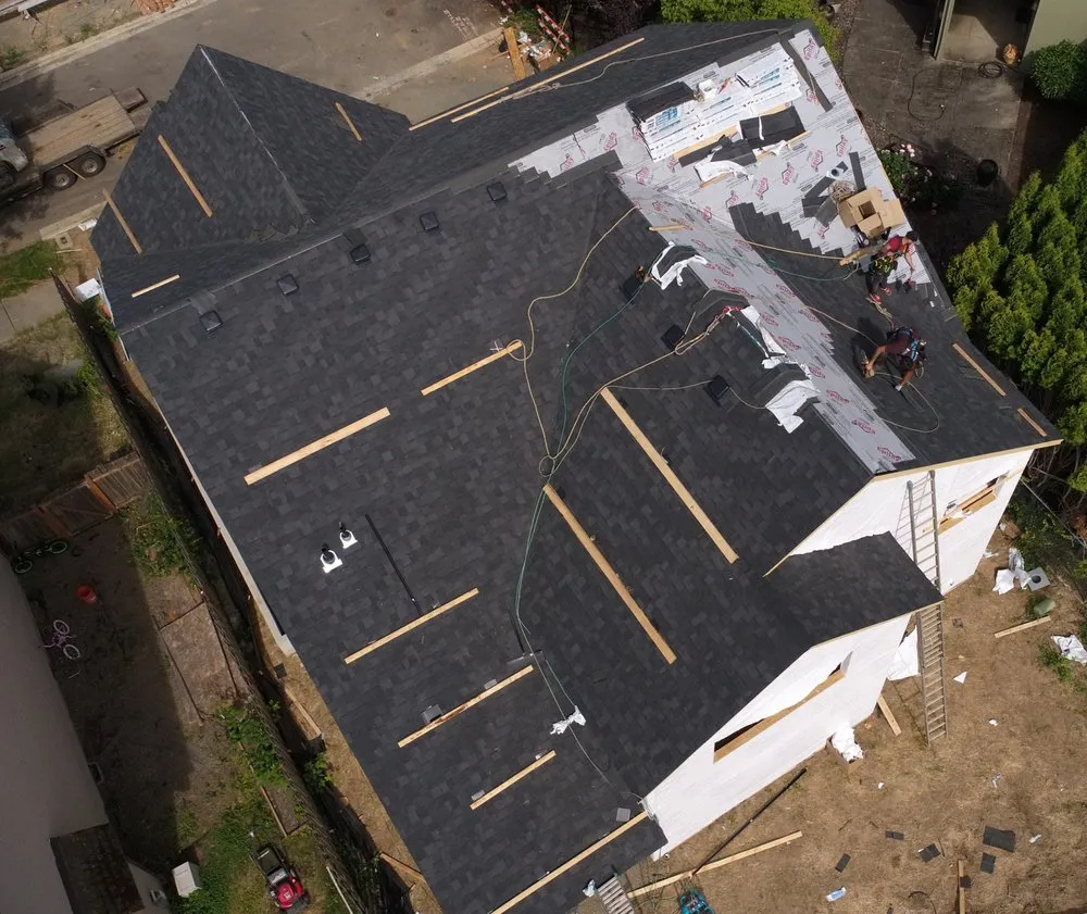 Top-rated shingle roofing service for homes in Eagle Creek, OR by Stalcup Roofing & Construction