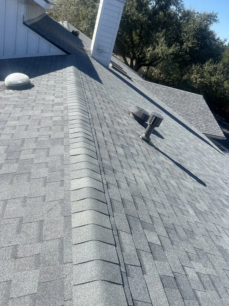 Top-rated shingle roofing service experts serving Del Valle, TX - Stallion Roofing Company