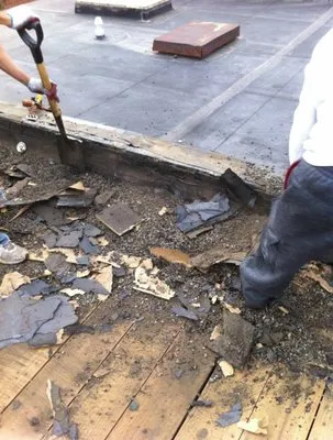 Stanley Roofing Logo