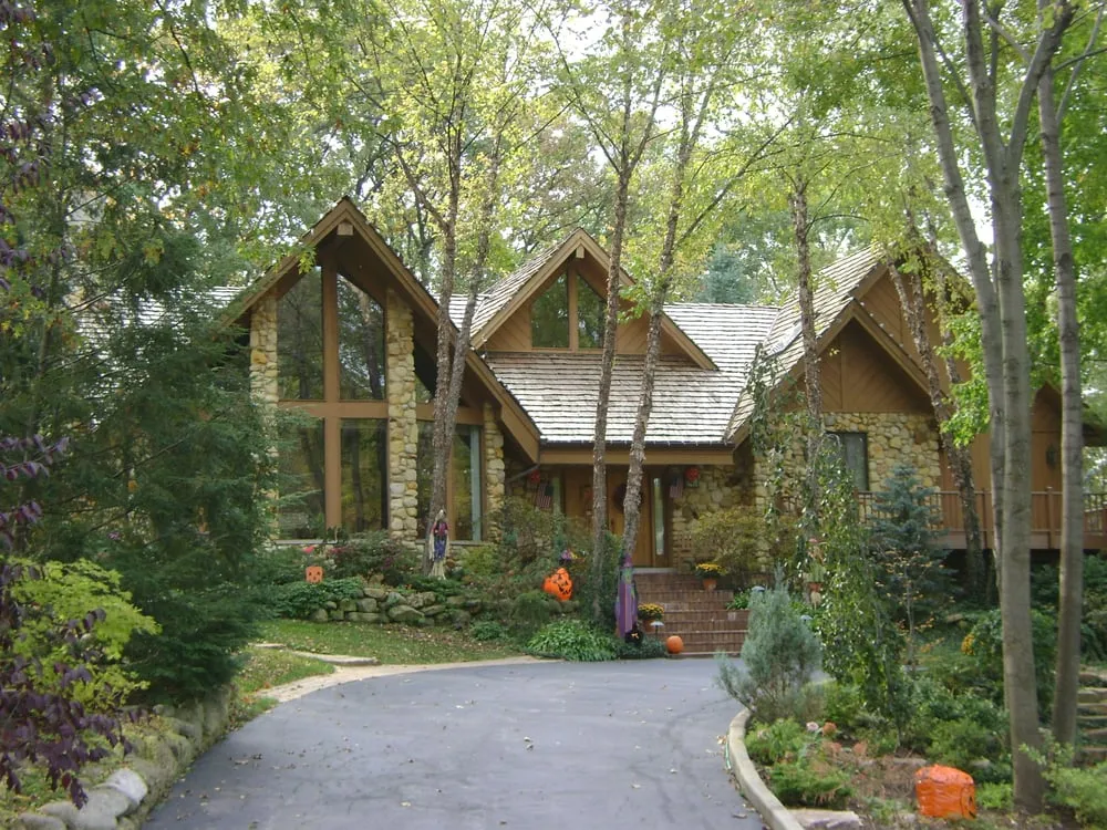 Slide of Stan's Roofing & Siding